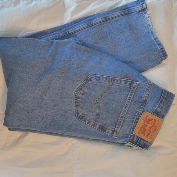 Medium Wash 505 Levi Jeans 36 x 30 - Picture 1 of 7